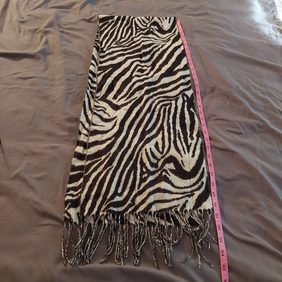 Merona Zebra Stripe Scarf - Picture 2 of 3